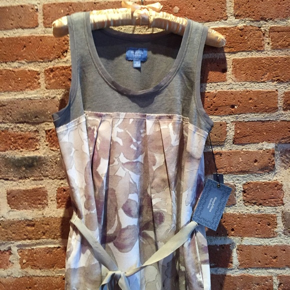Simply Vera Vera Wang Dresses & Skirts - *sold* SIMPLY VERA Gray Forever Floral Dress NWT